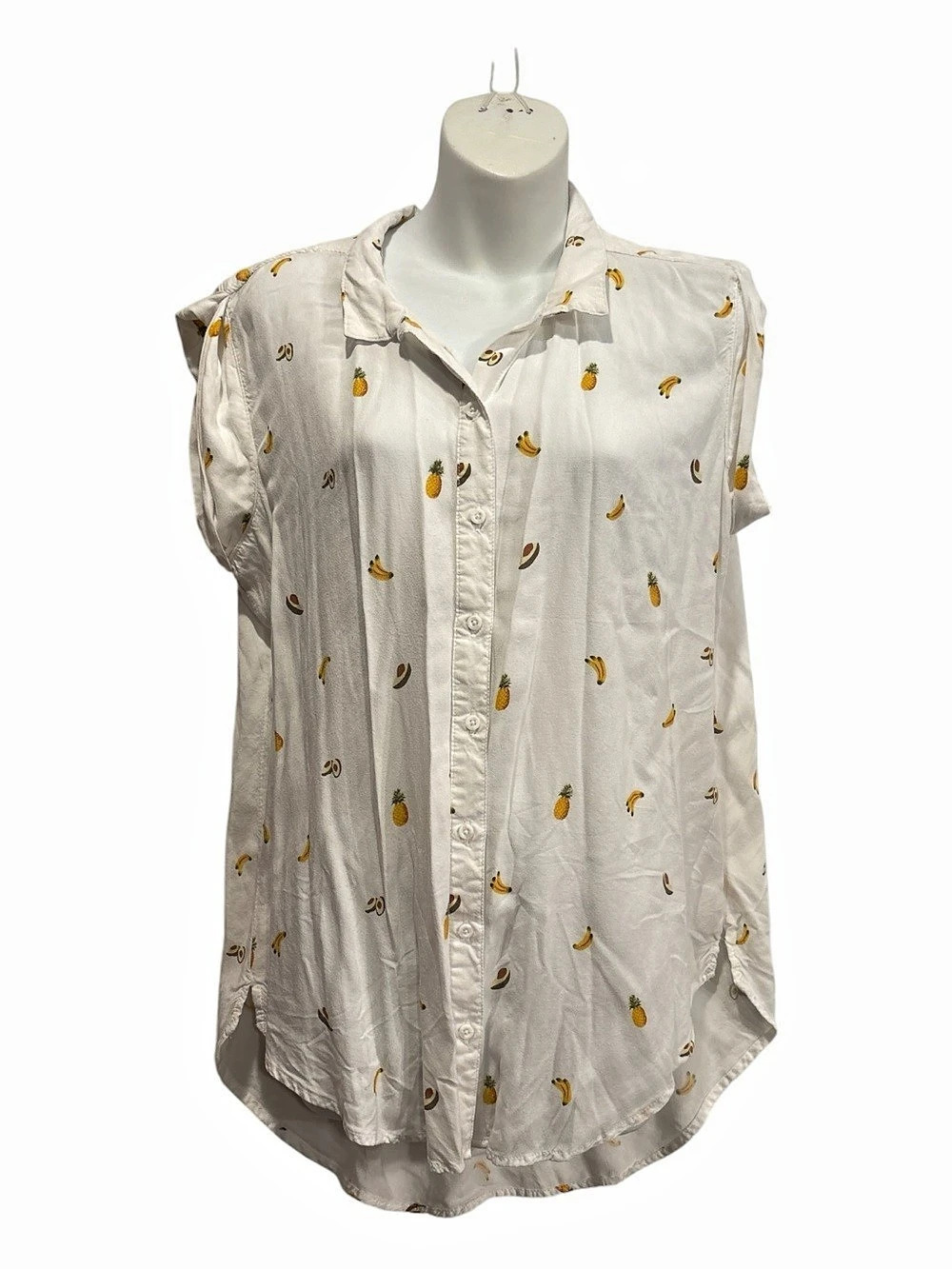 Per Se Women's white with Fruit Print Button Down sleeveless Top Size Large